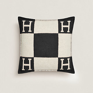 【極美品】 HERMES クッション H Casaque pillow ① Casaque pillow | Hermès Saudi Arabia